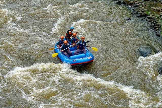 Wildwassererlebnis mit Swissraft